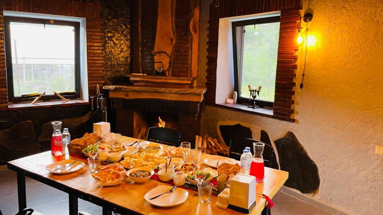 Hotel Hobbiton Near Vardzia Caves T'mogvi Dış mekan fotoğraf