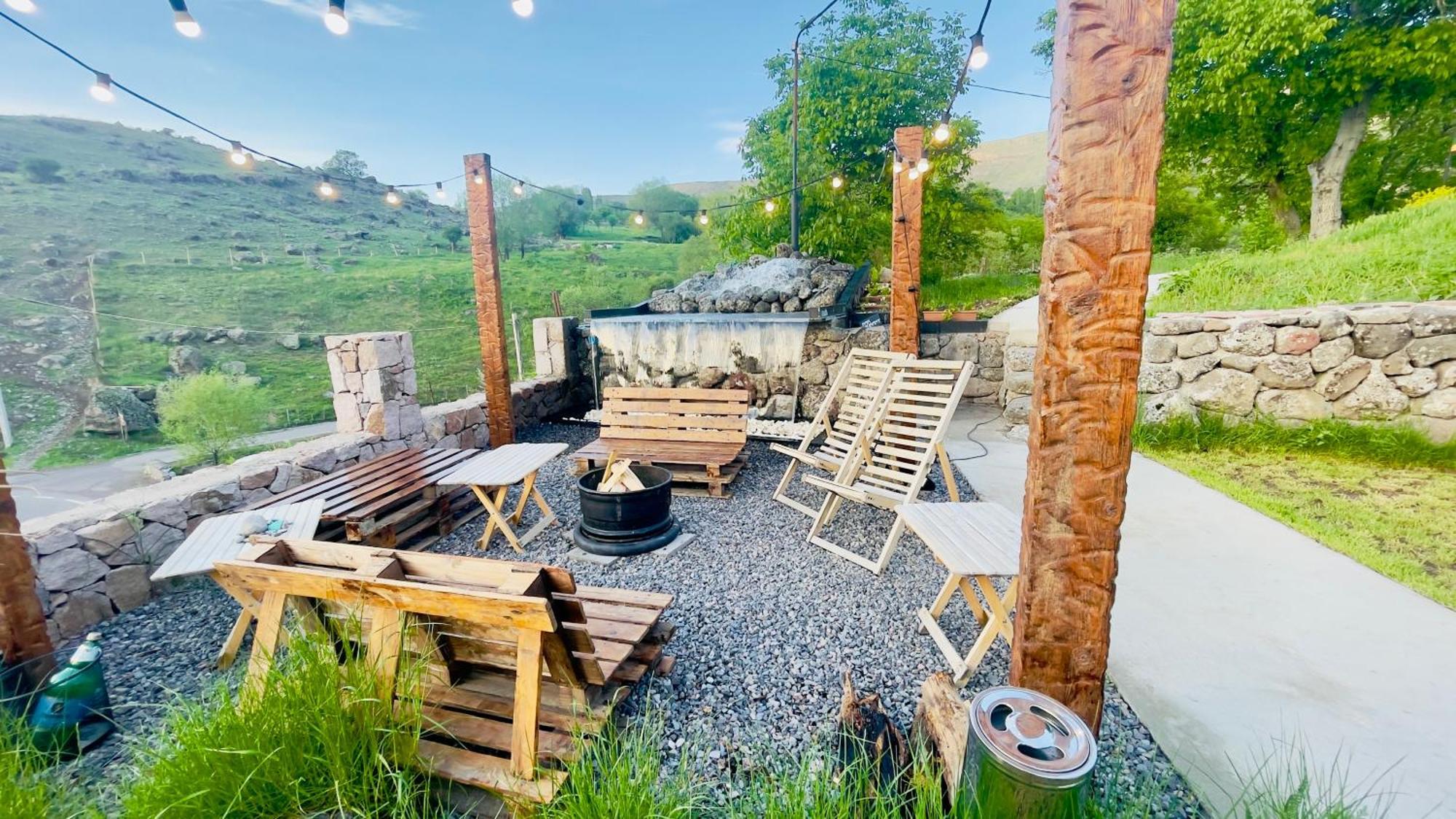 Hotel Hobbiton Near Vardzia Caves T'mogvi Dış mekan fotoğraf