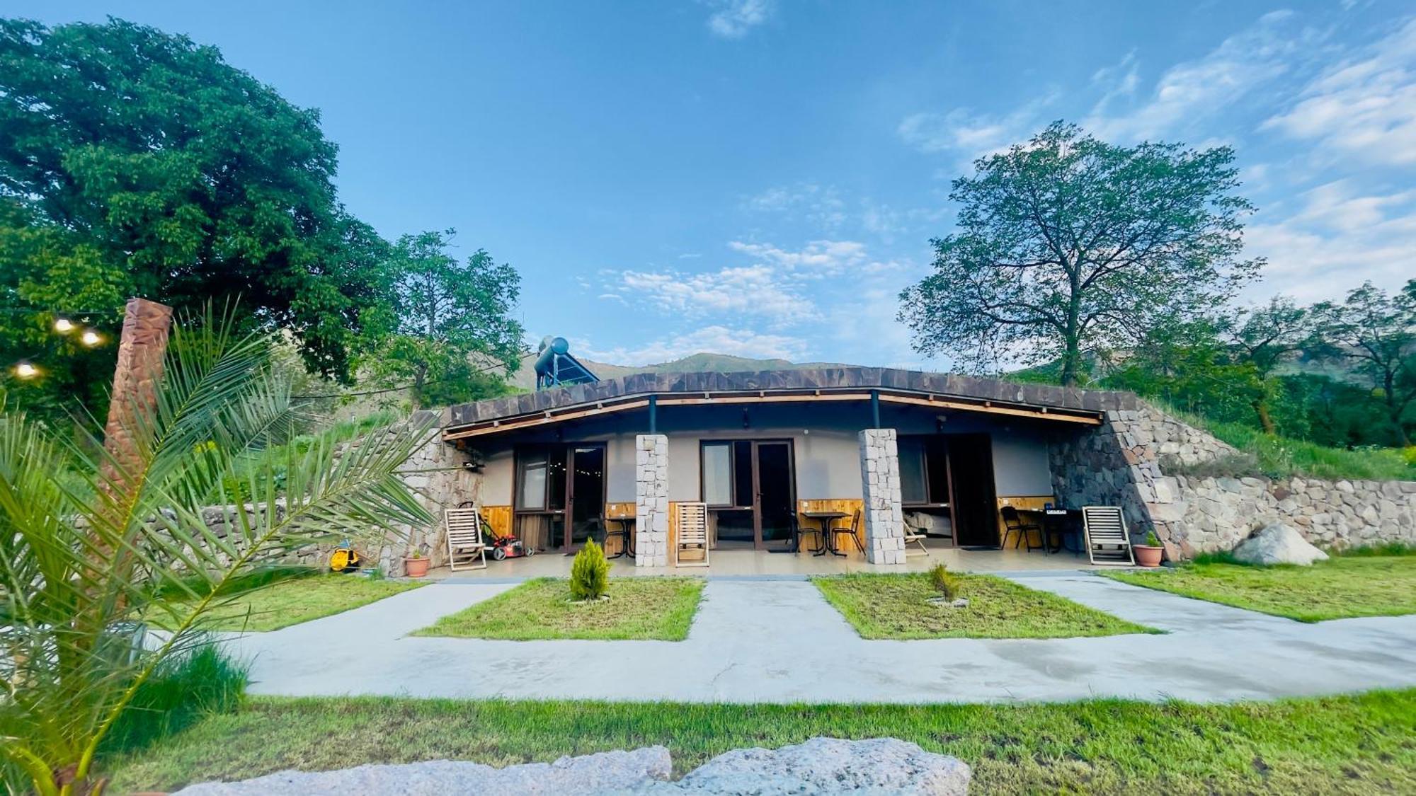 Hotel Hobbiton Near Vardzia Caves T'mogvi Dış mekan fotoğraf